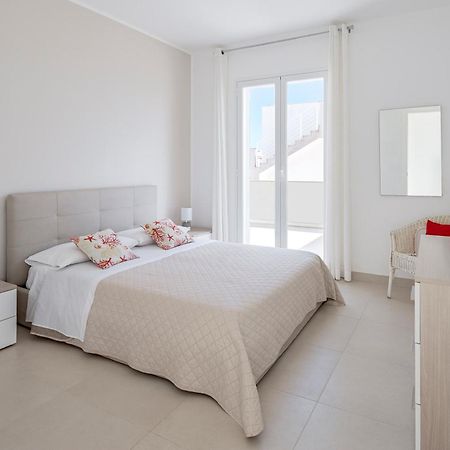 Dolcevitasuites - Modern 3 Bdr Villa In S. Lorenzo Рейтані Екстер'єр фото