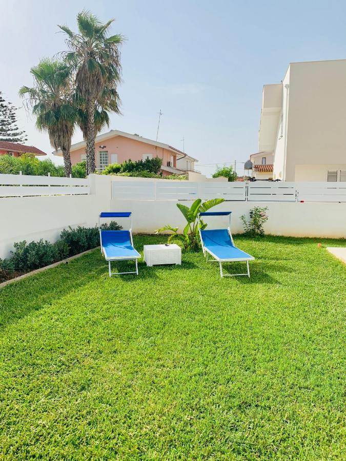 Dolcevitasuites - Modern 3 Bdr Villa In S. Lorenzo Рейтані Екстер'єр фото