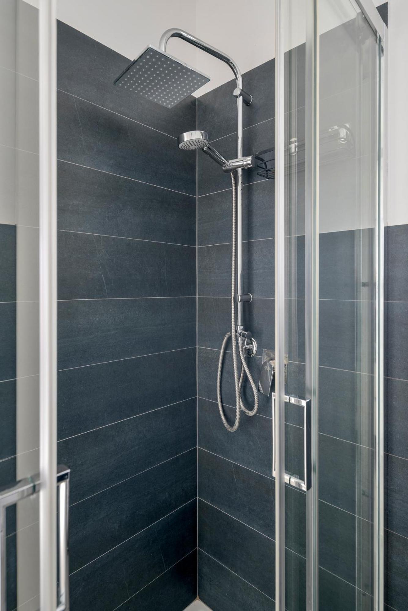 Dolcevitasuites - Modern 3 Bdr Villa In S. Lorenzo Рейтані Екстер'єр фото