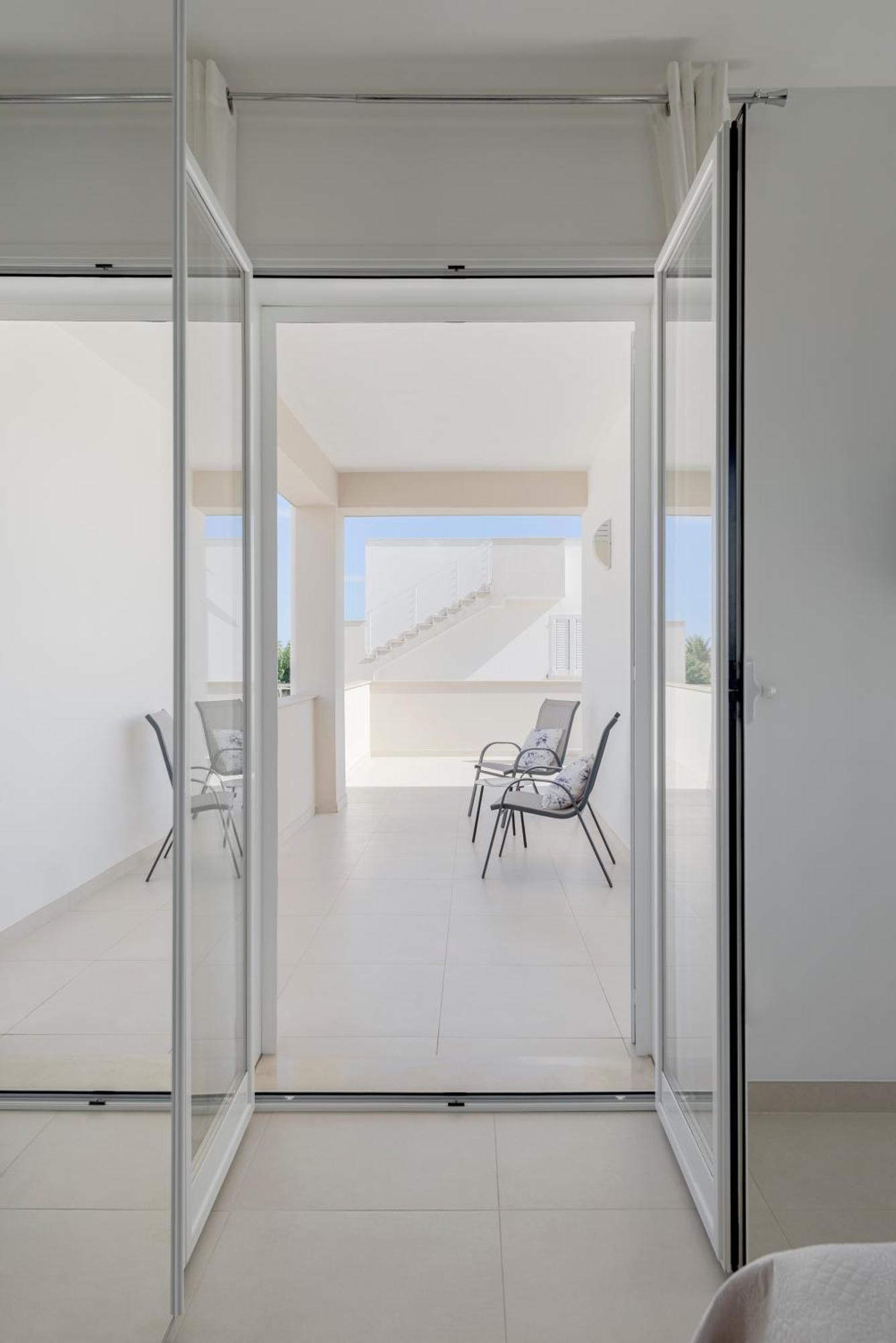 Dolcevitasuites - Modern 3 Bdr Villa In S. Lorenzo Рейтані Екстер'єр фото